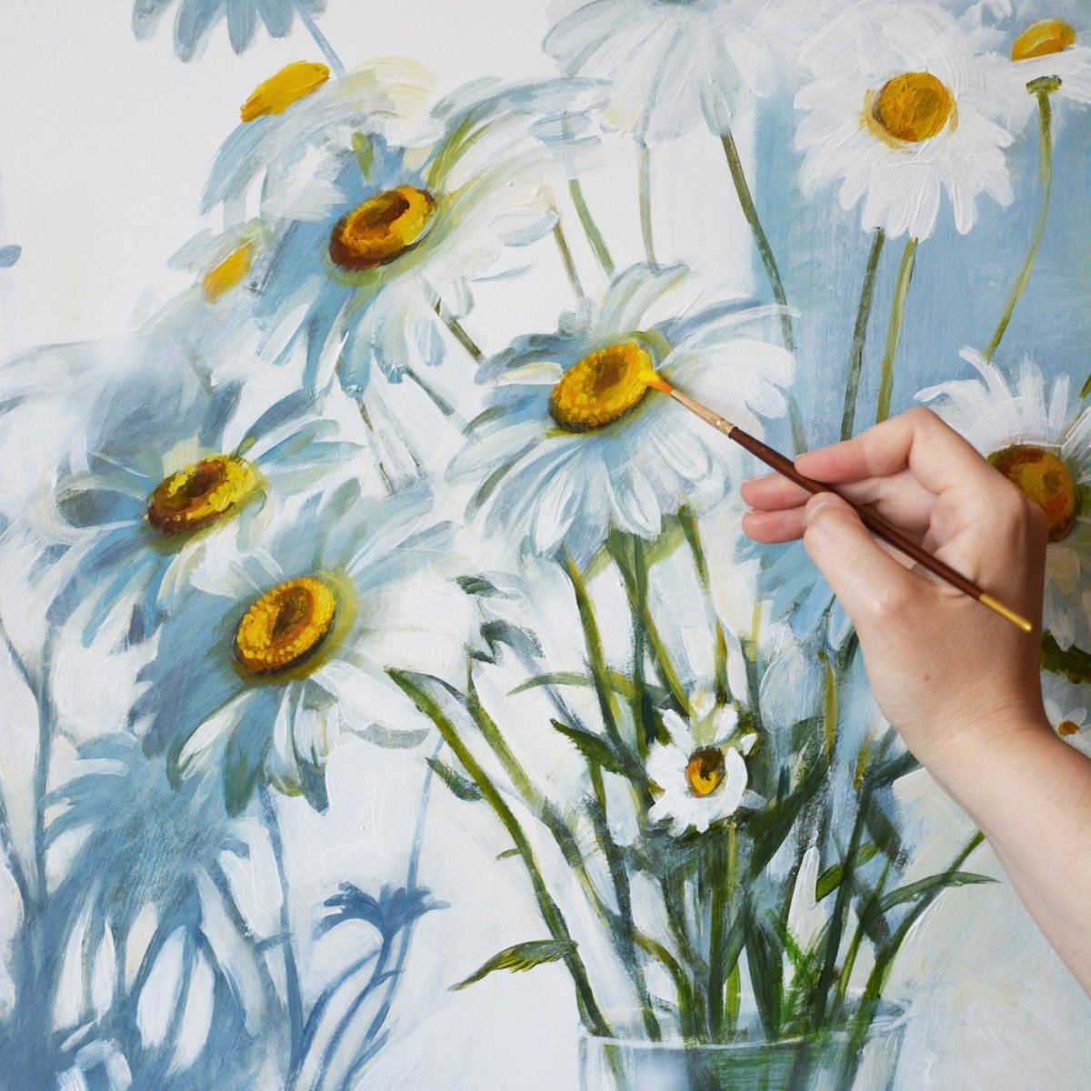 Девочка с ромашками картина