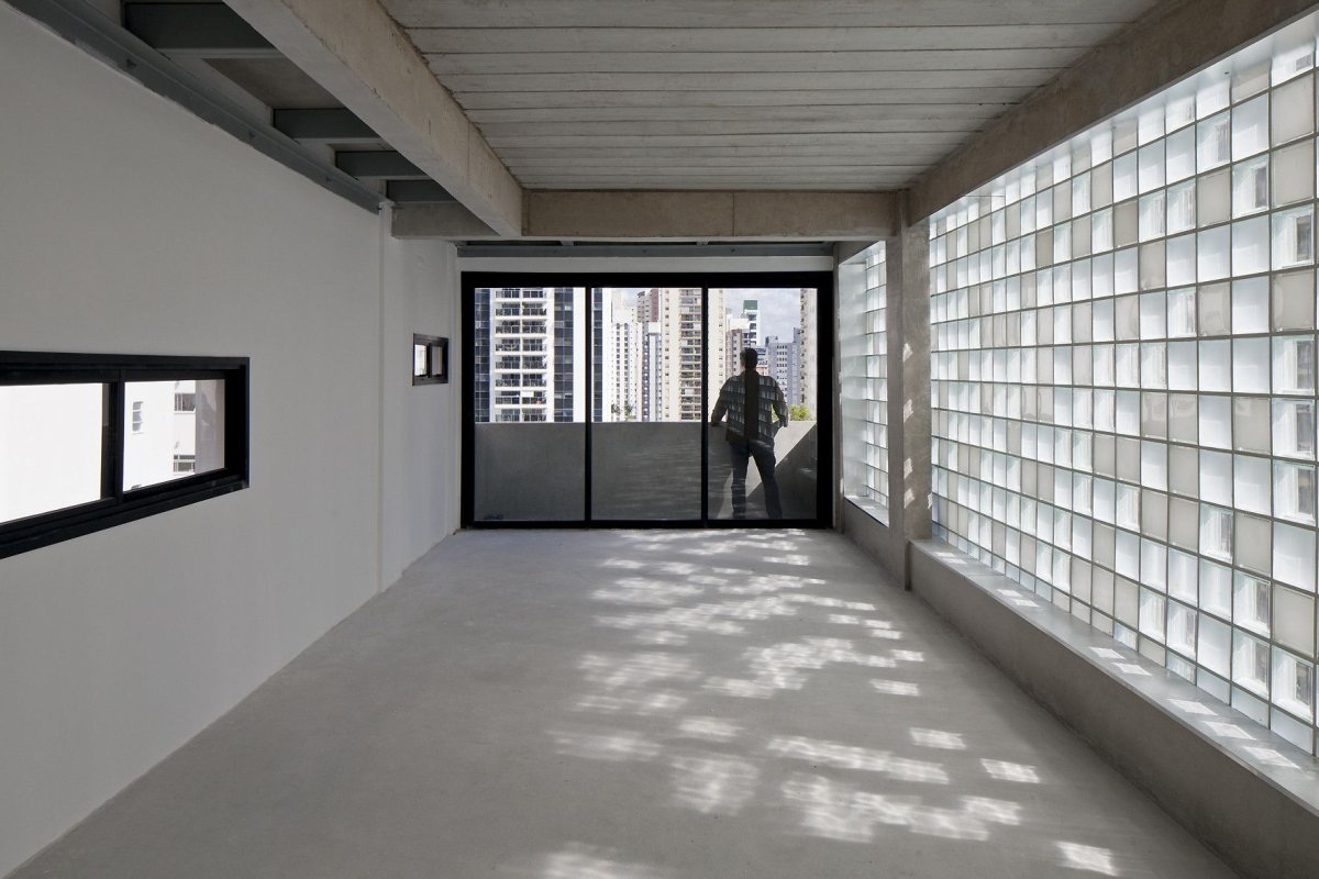 Стеклянные квадраты для стен