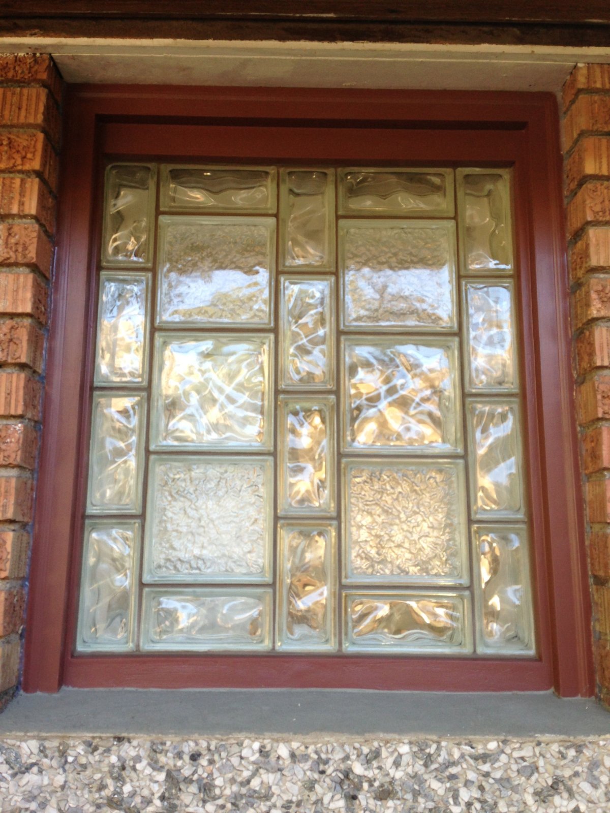 Стена из стеклянных блоков