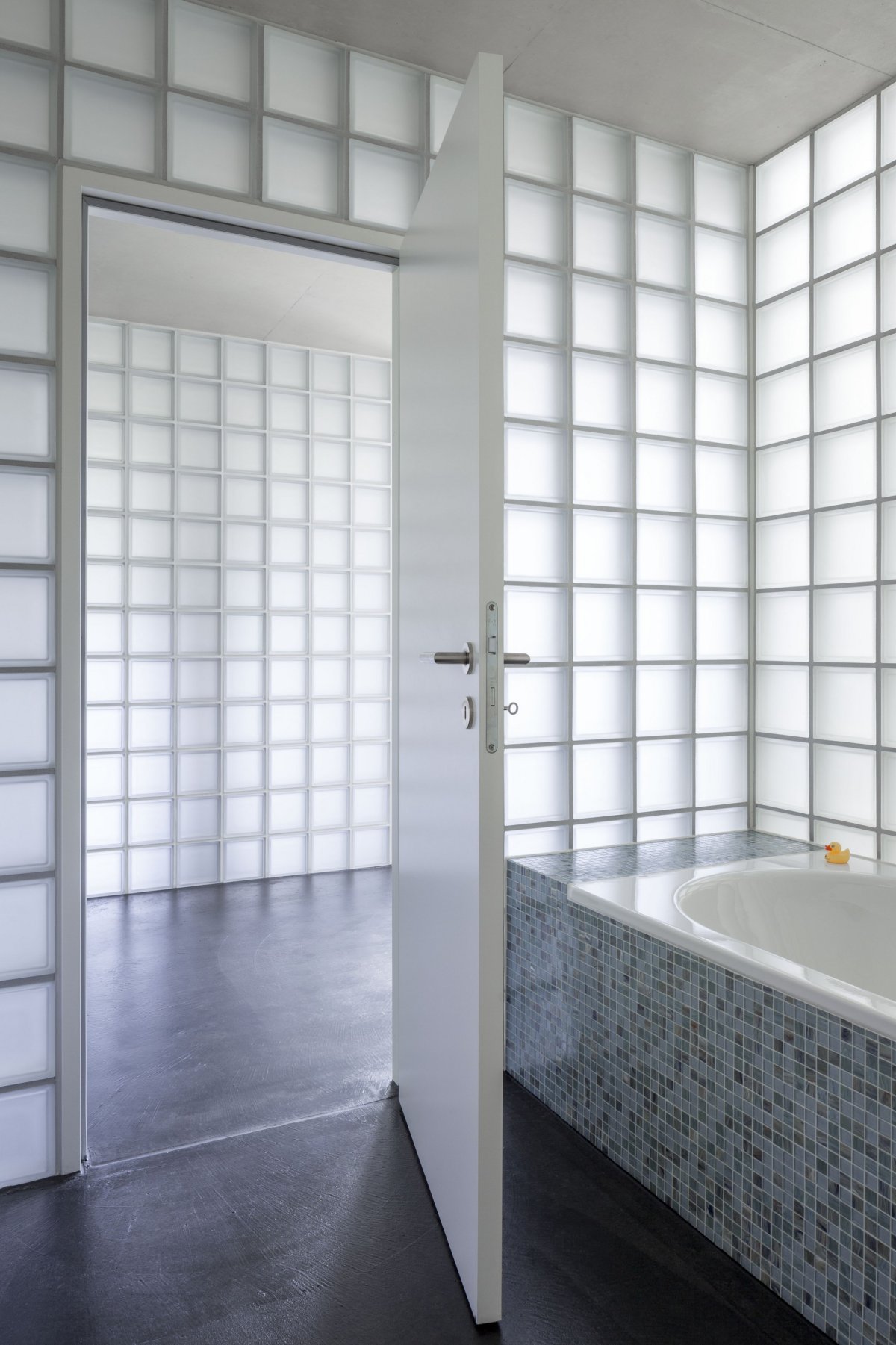 Стеклоблоки матовые в интерьере