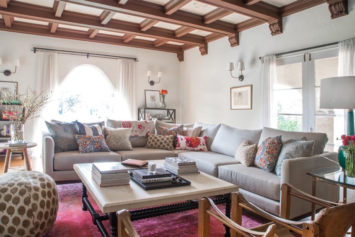 Диван в средиземноморском стиле