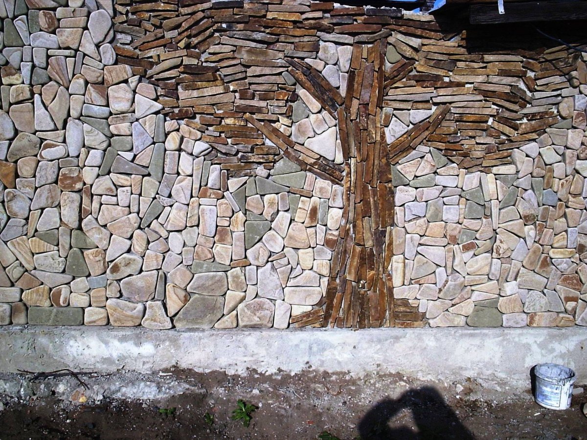 Каменная стена в интерьере