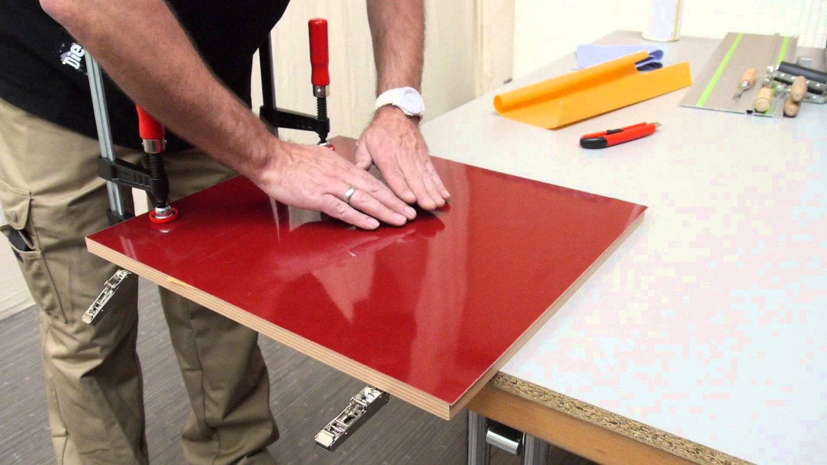 Клеящаяся пленка на стол