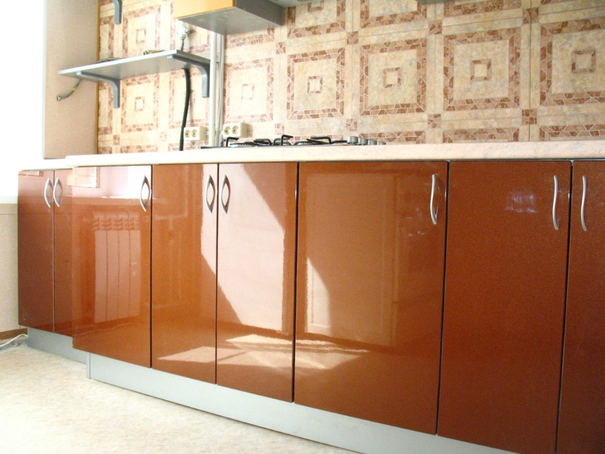 Оклейка самоклеющейся пленкой