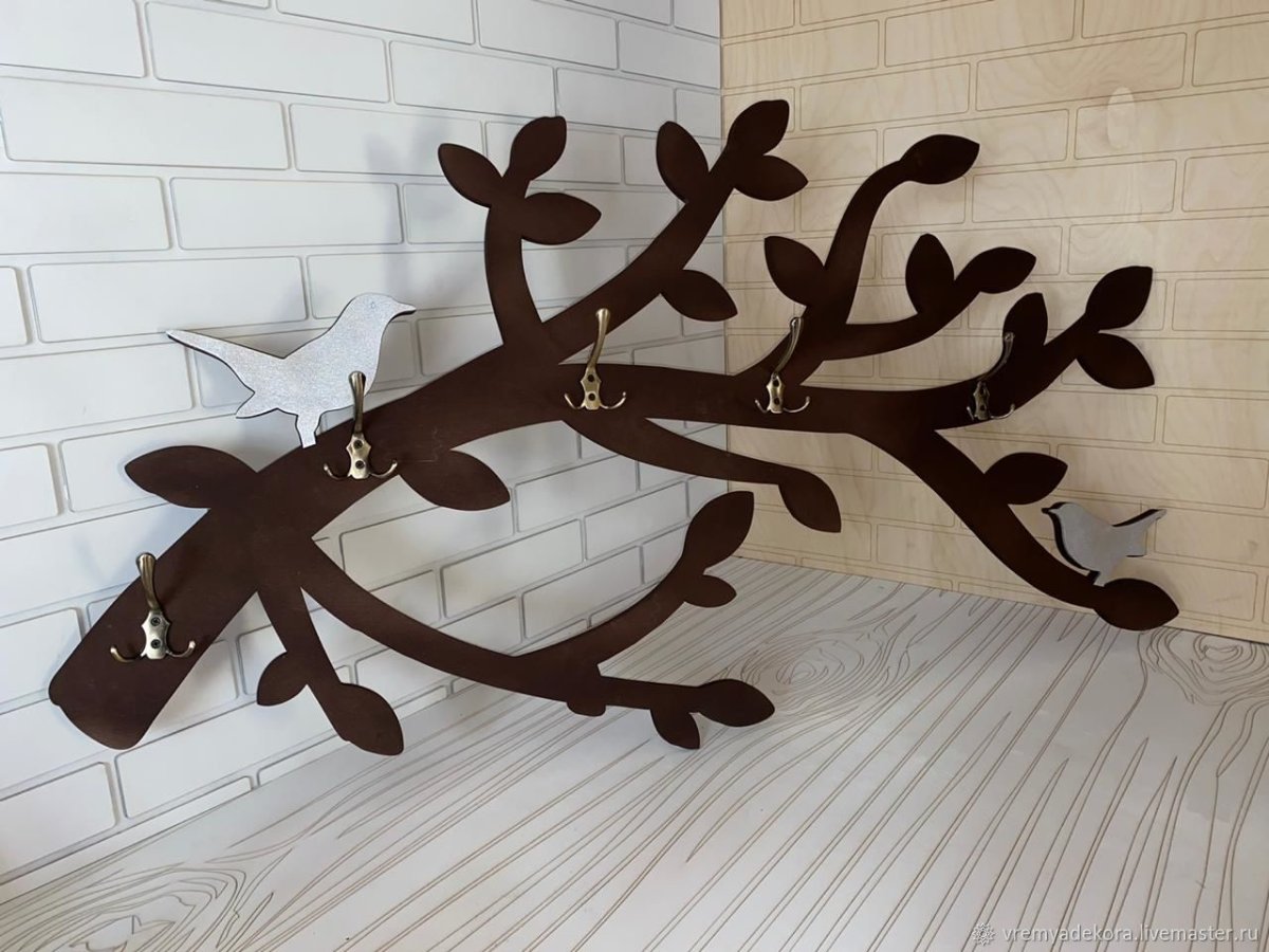 Дерево вешалка в прихожую