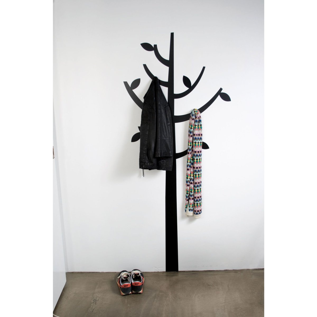 Вешалка дерево