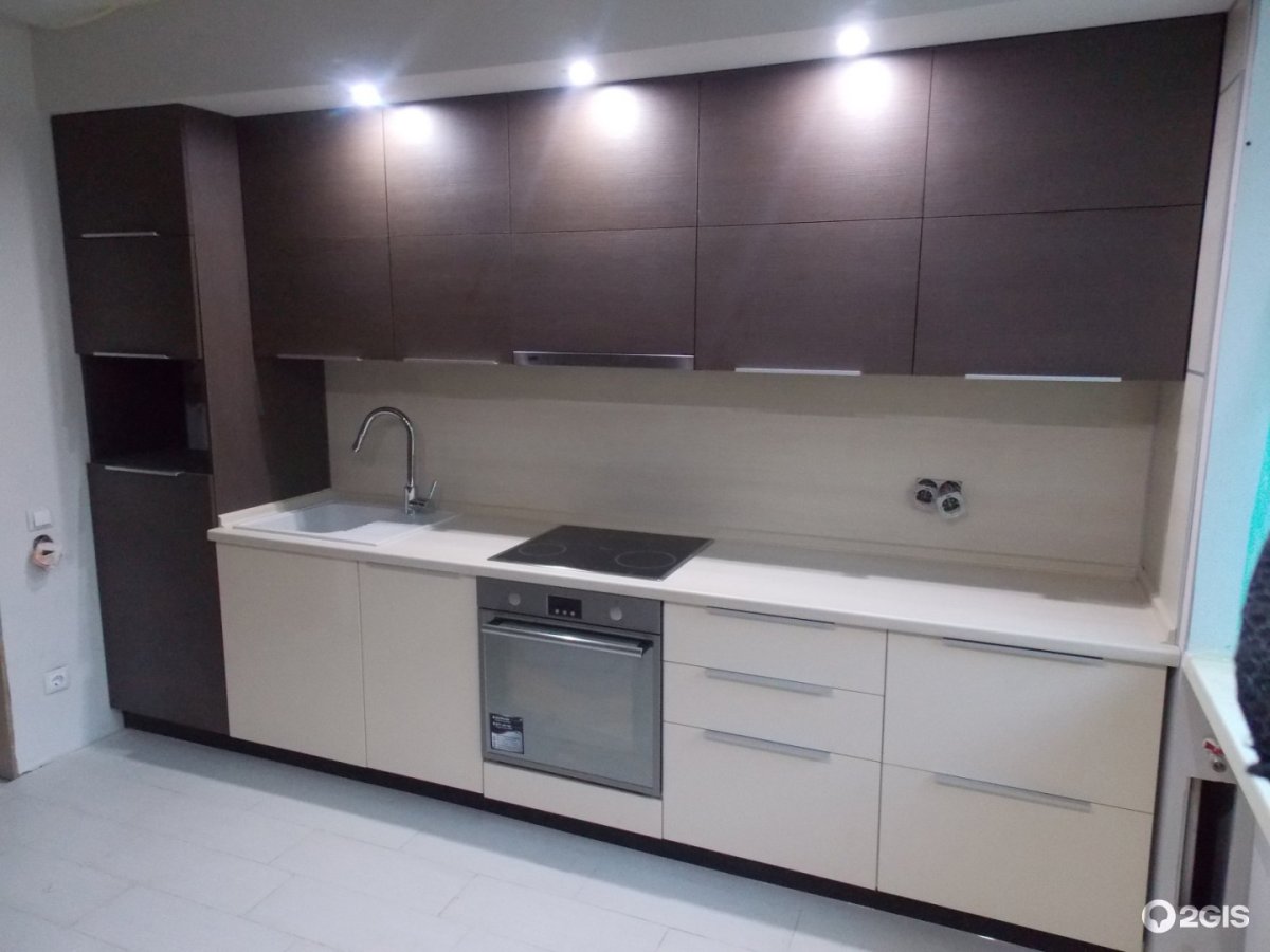 Двухуровневые кухни прямые