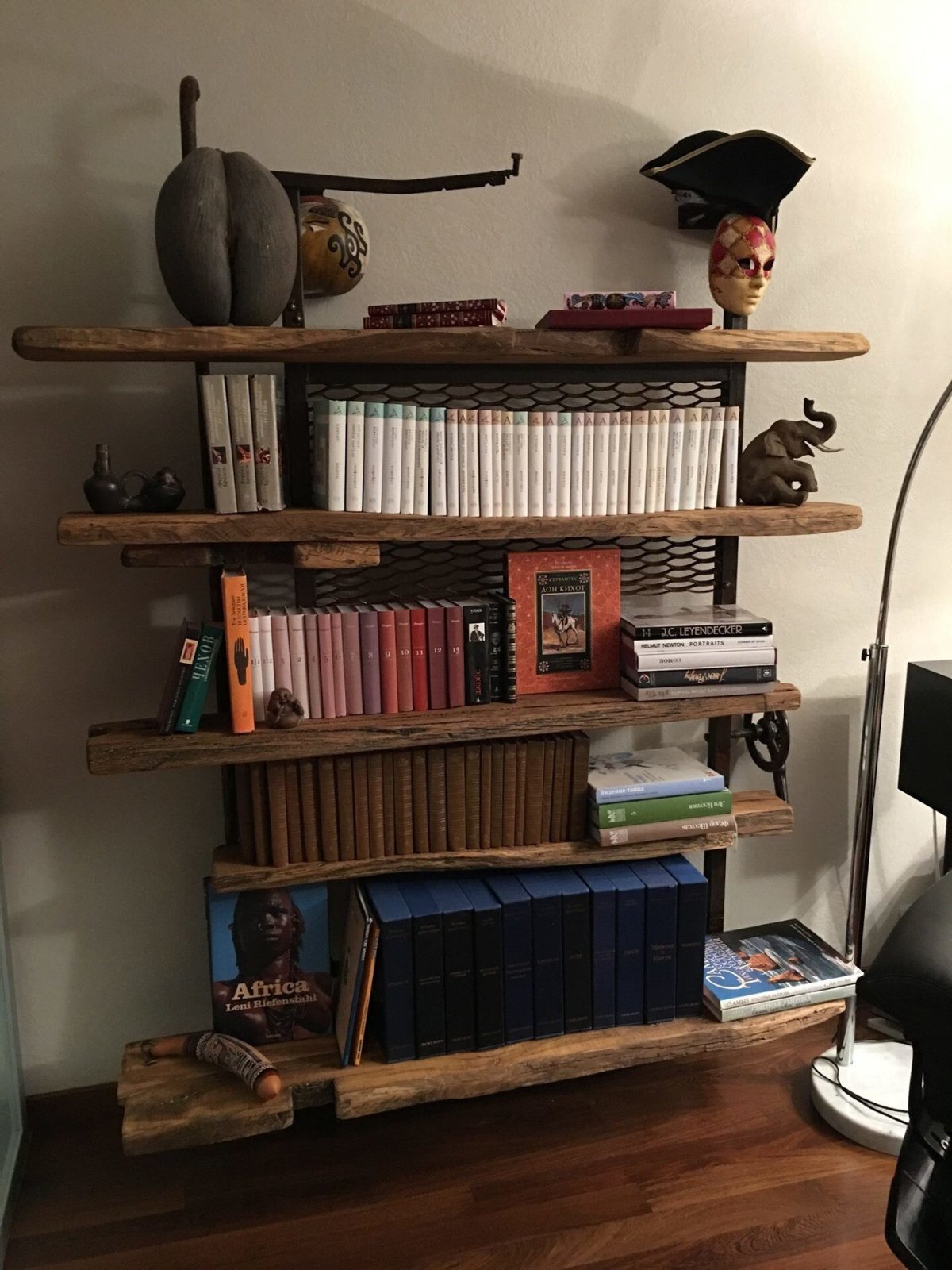 Красивые деревянные полки