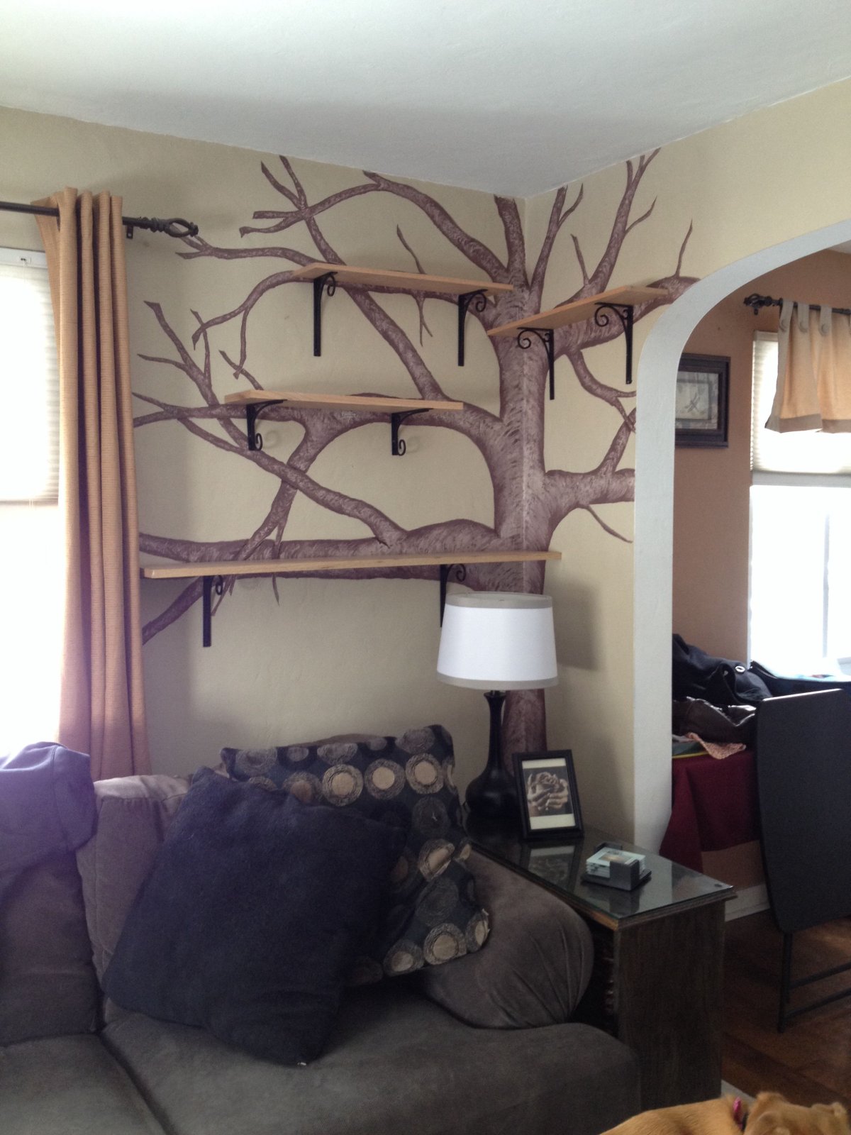 Настенная полка из веток