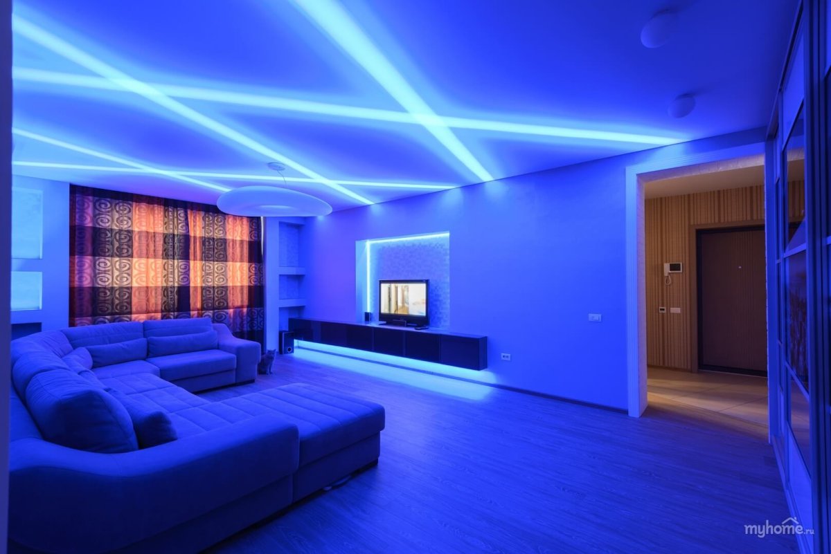 Полоски на потолке светящиеся