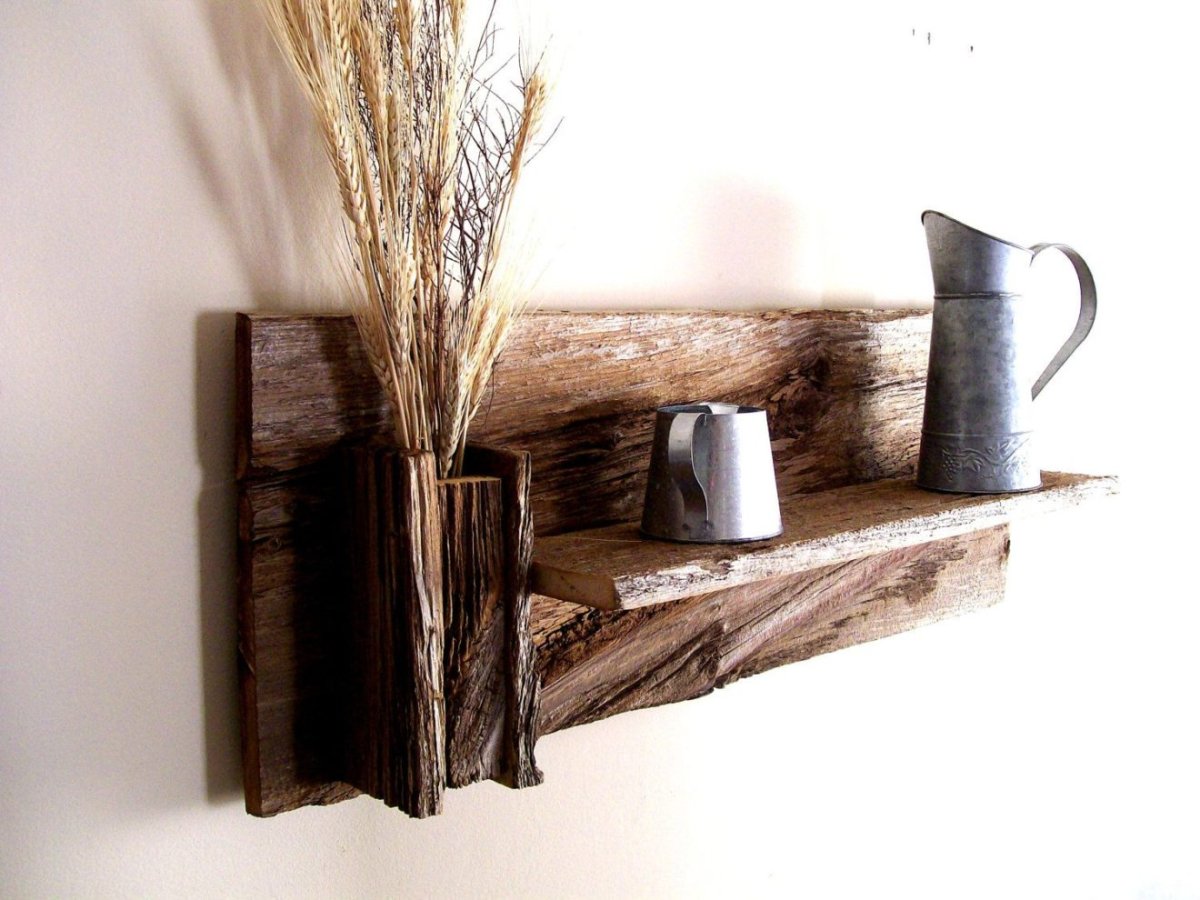 Вешалка из веток дерева