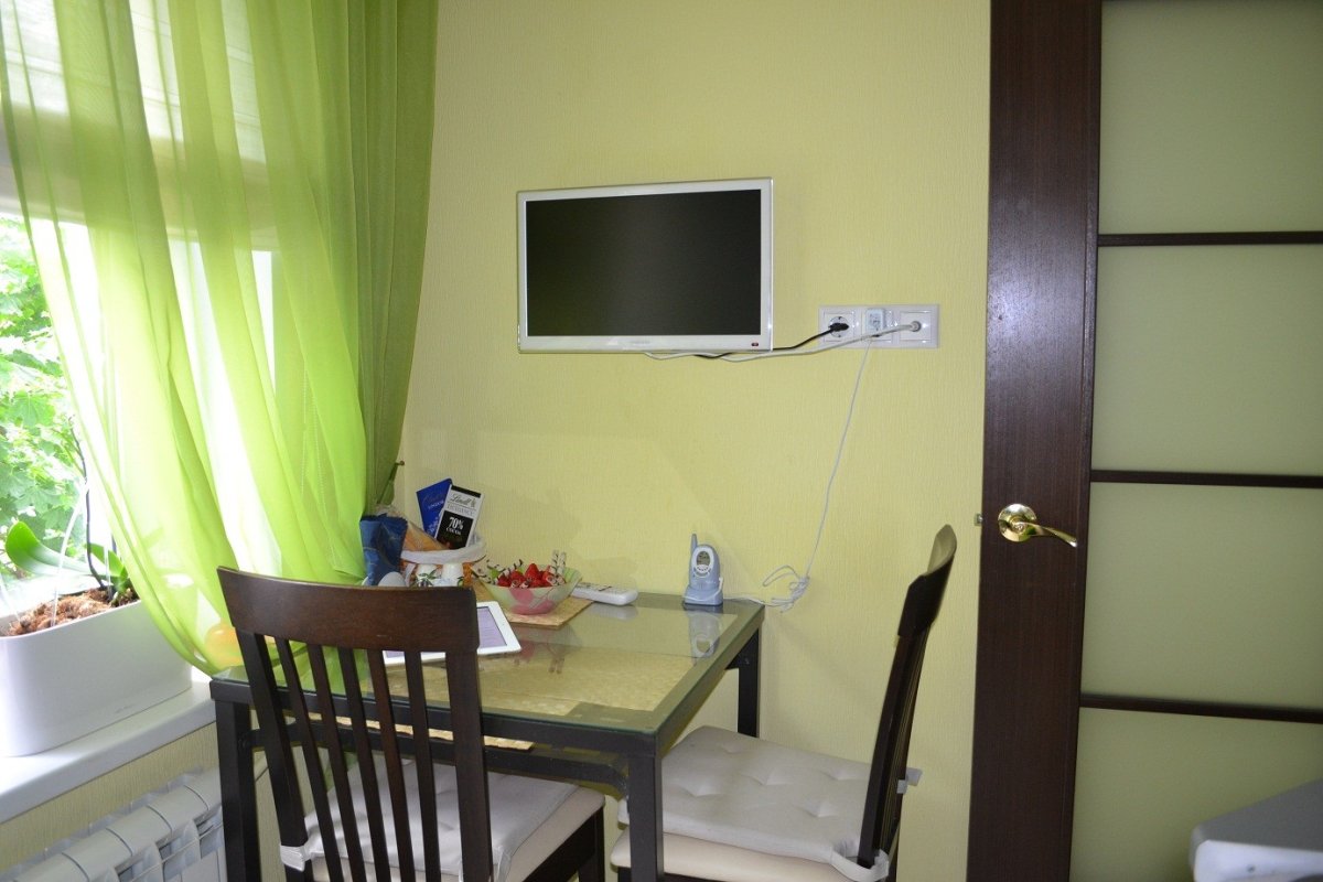 Бра над обеденным столом