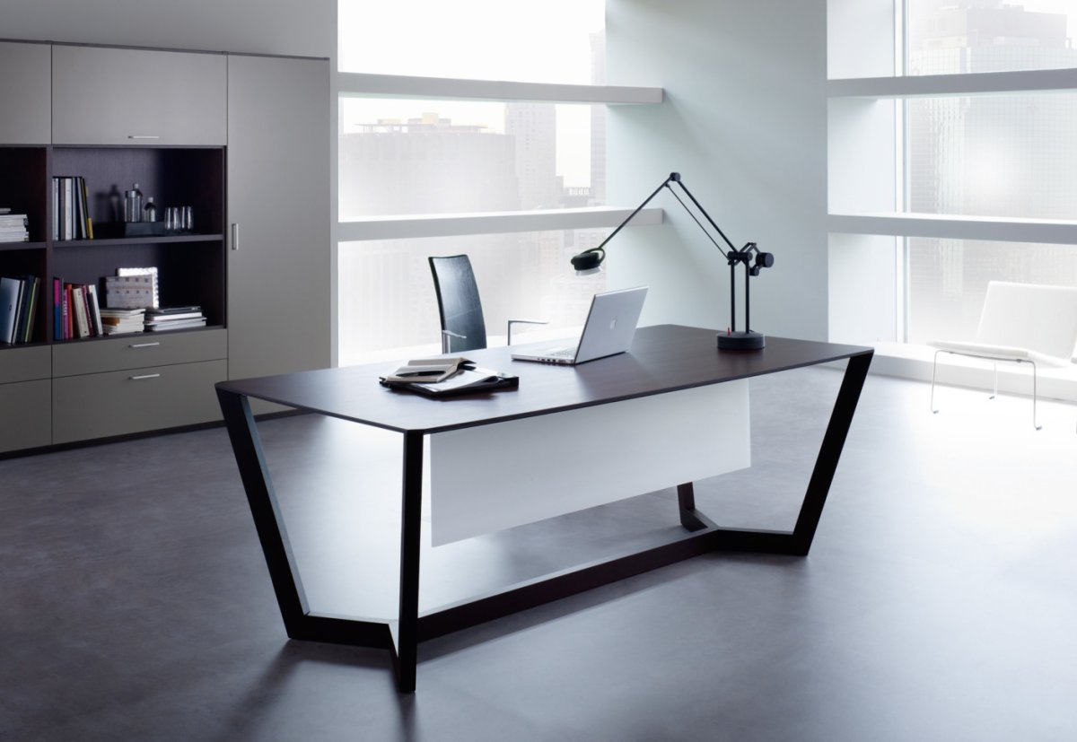 Стильные офисные столы
