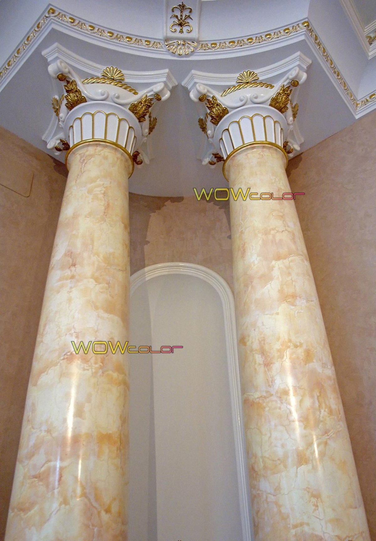 Венецианская штукатурка на колоннах