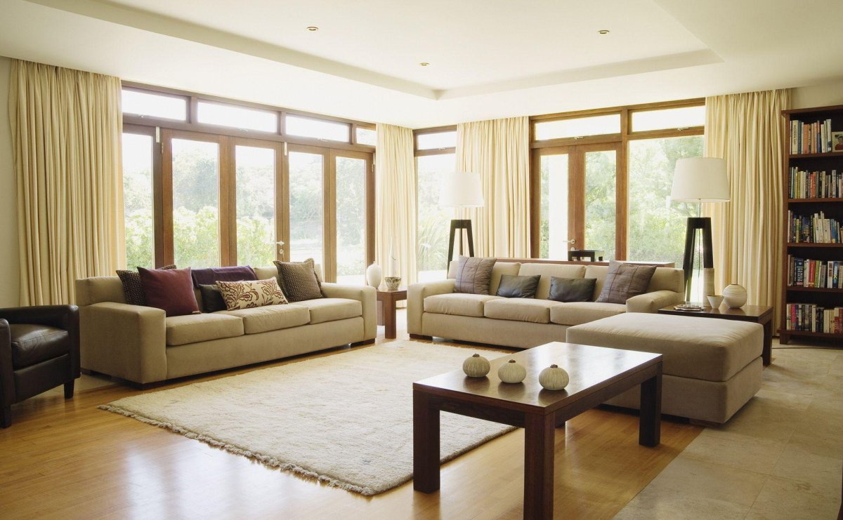 Гостиная с двумя диванами