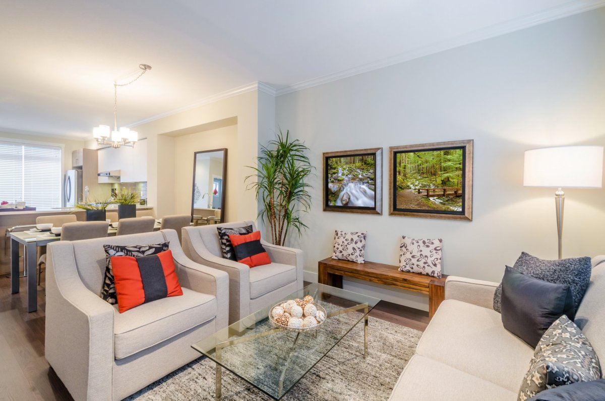 Интерьер комнаты с окном