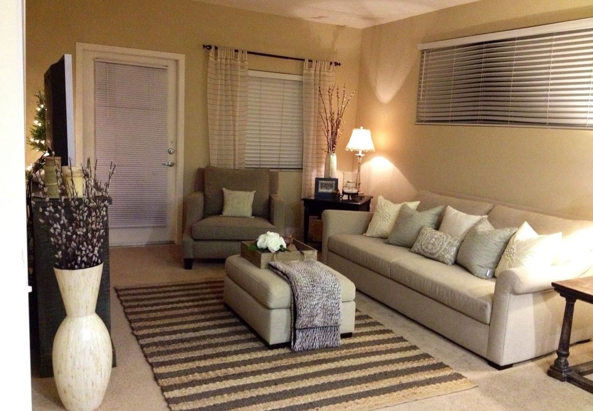 Гостиная в кремовых тонах