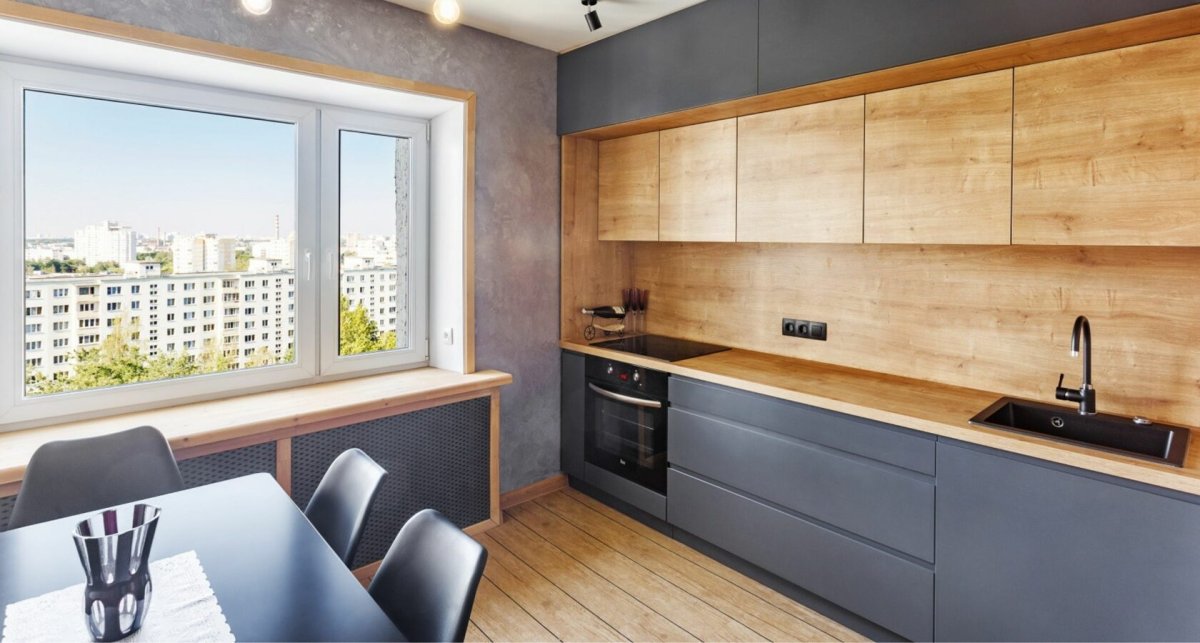 Кухня с антресолями