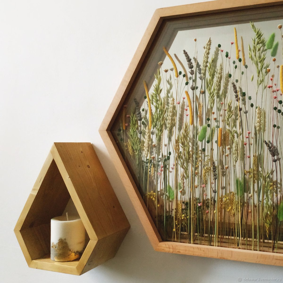 Декор стены с финиковыми листьями