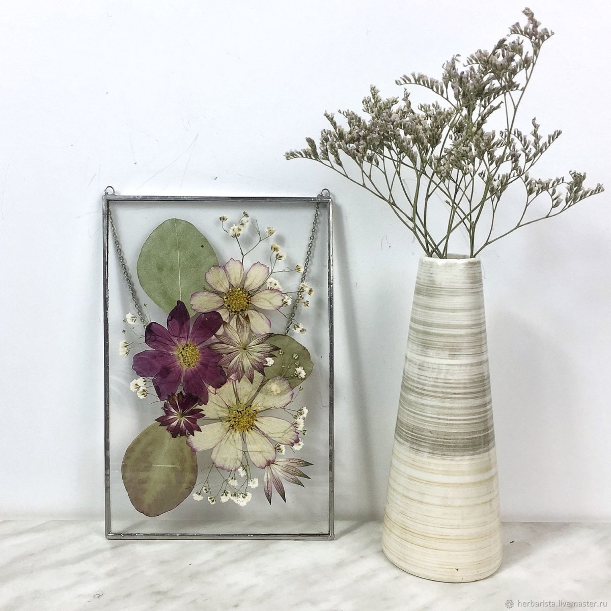 Гербарий в стекле в интерьере