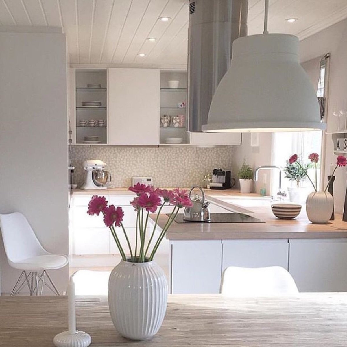 Кухня в современном стиле