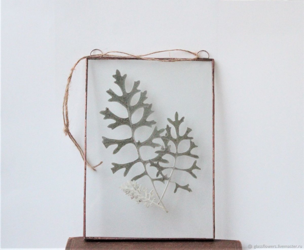 Цветы в рамке на стену