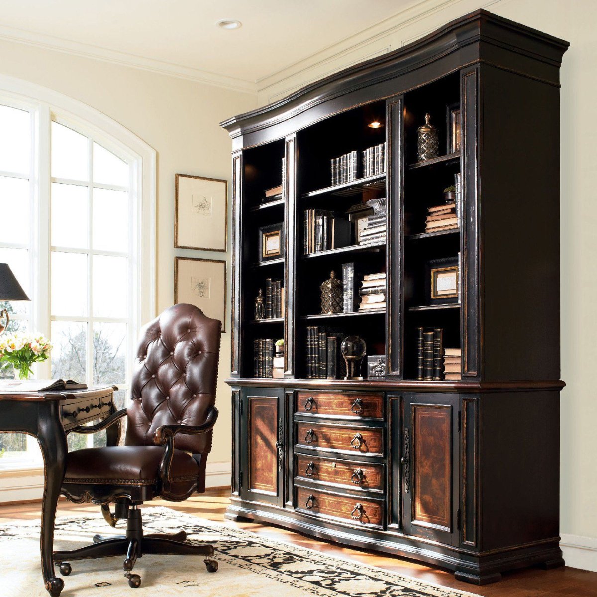 Hooker Furniture книжный шкаф