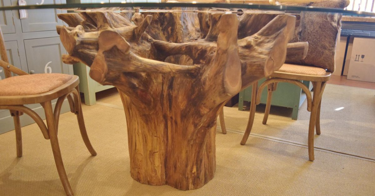 Столик из корней дерева