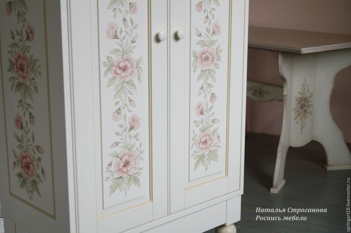 Декор дверцы шкафа