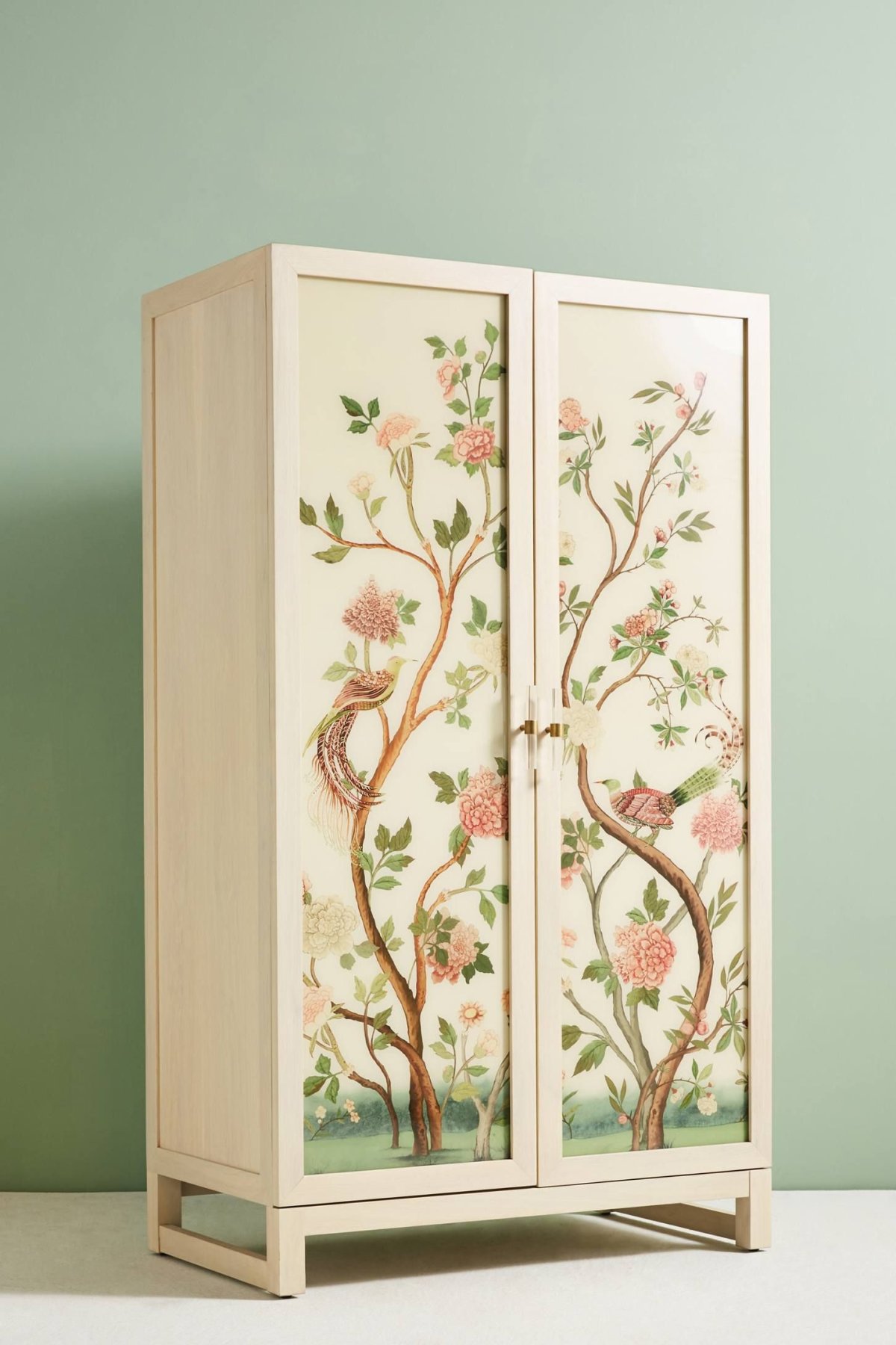 Перекраска старых шкафов