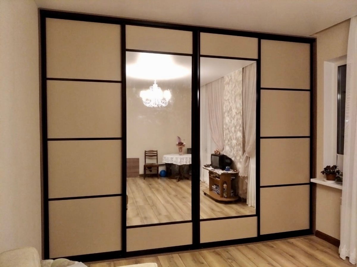 Встроенный шкаф-купе в прихожую