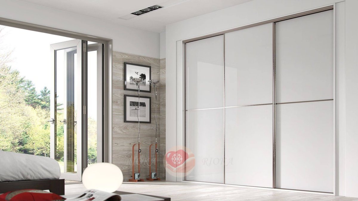 Шкаф купе в минималистическом стиле