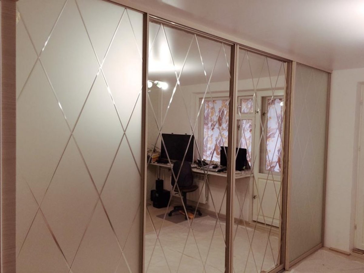 Шкаф- купе Фиеста (зеркало с фацетом)