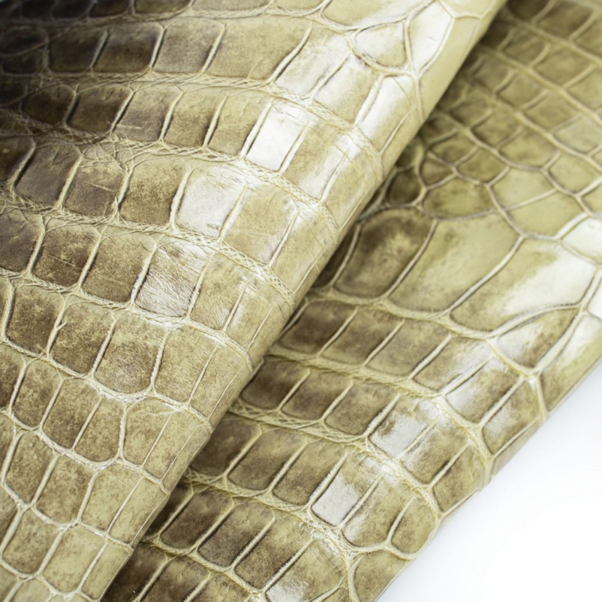 Мягкая мебель из кожи