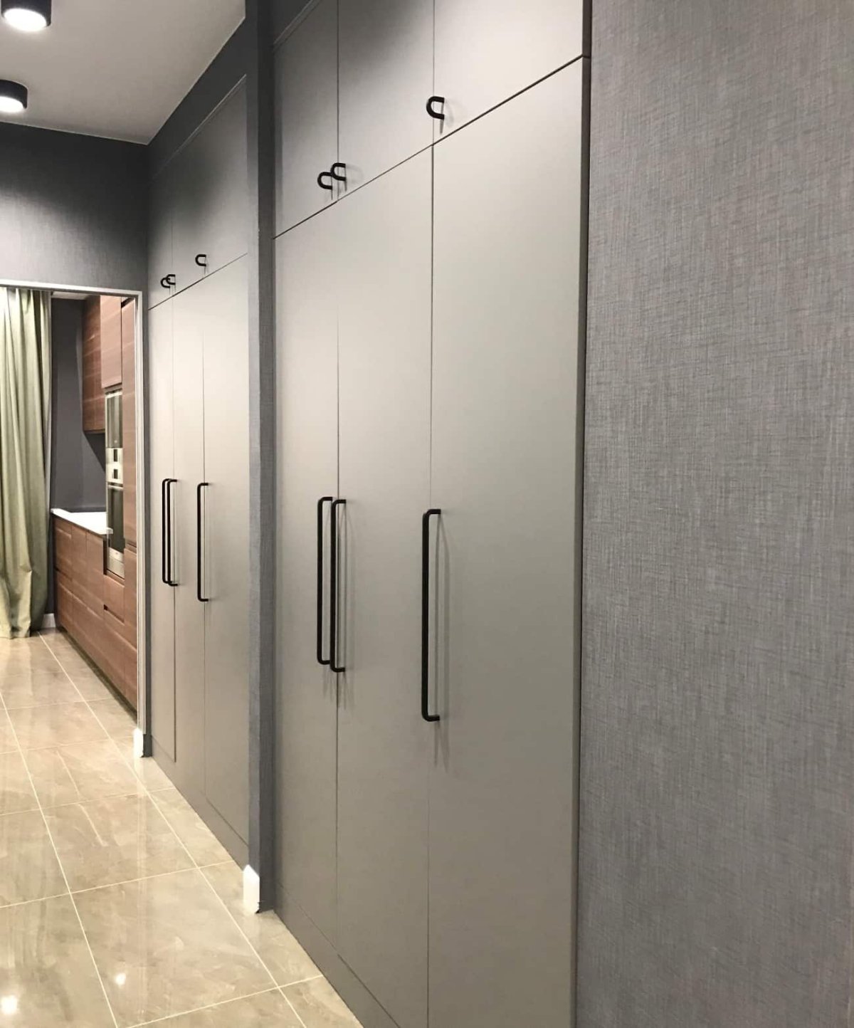 Современные встроенные шкафы