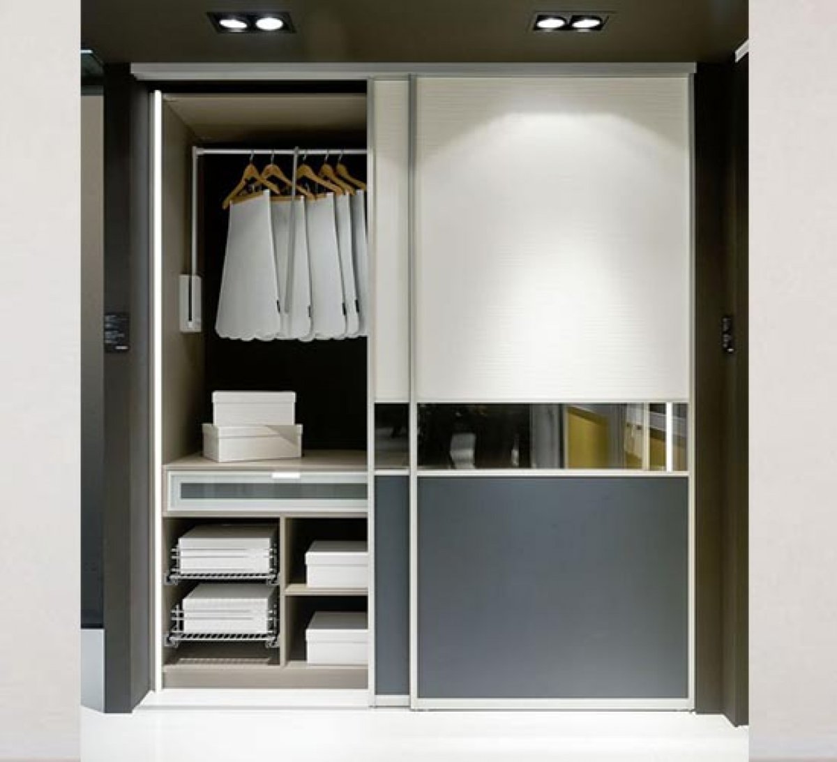 Прихожая в современном стиле