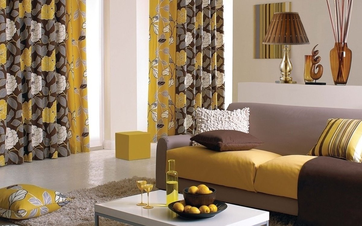 Желтые шторы