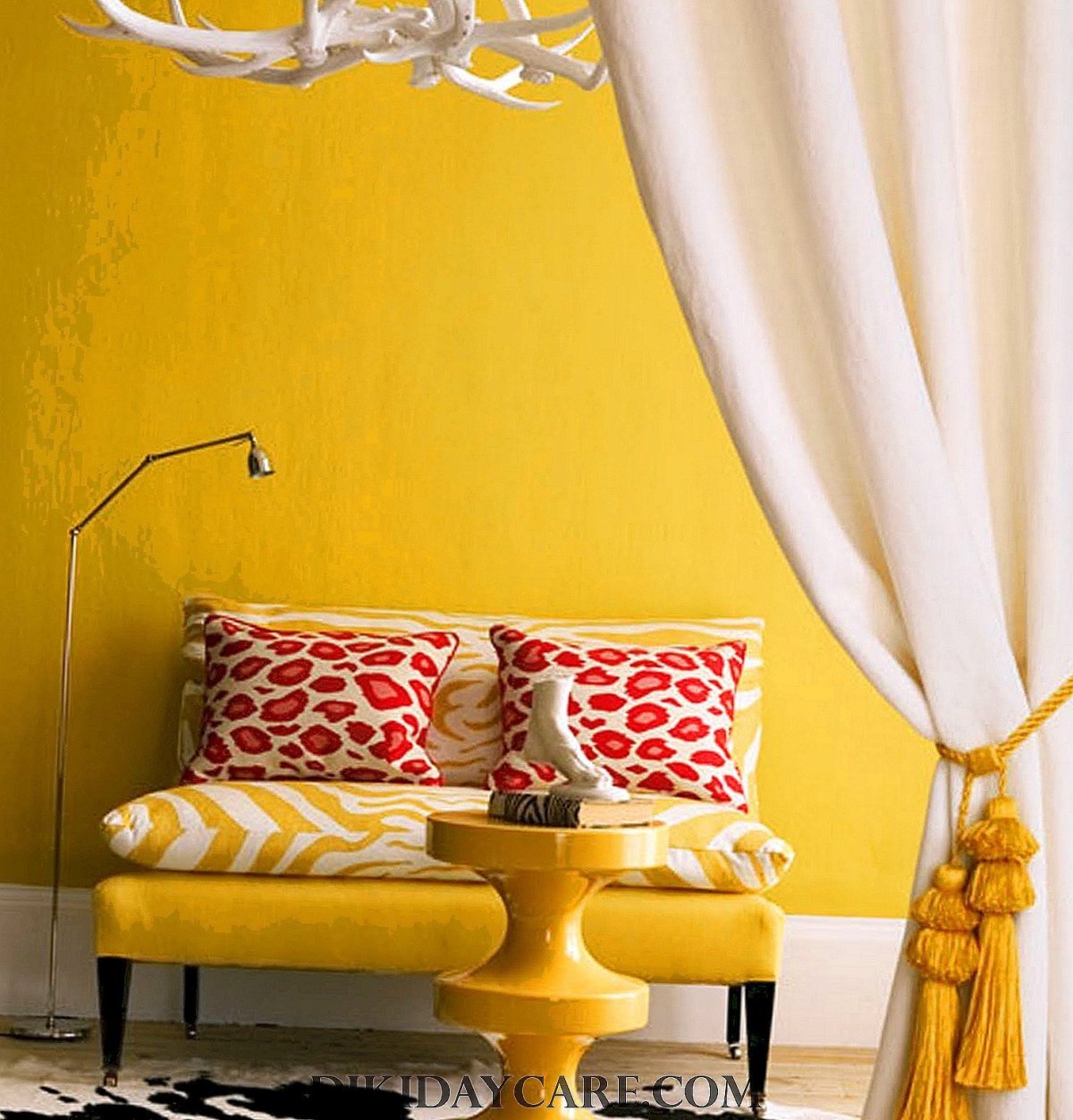 Шторы серые с желтым