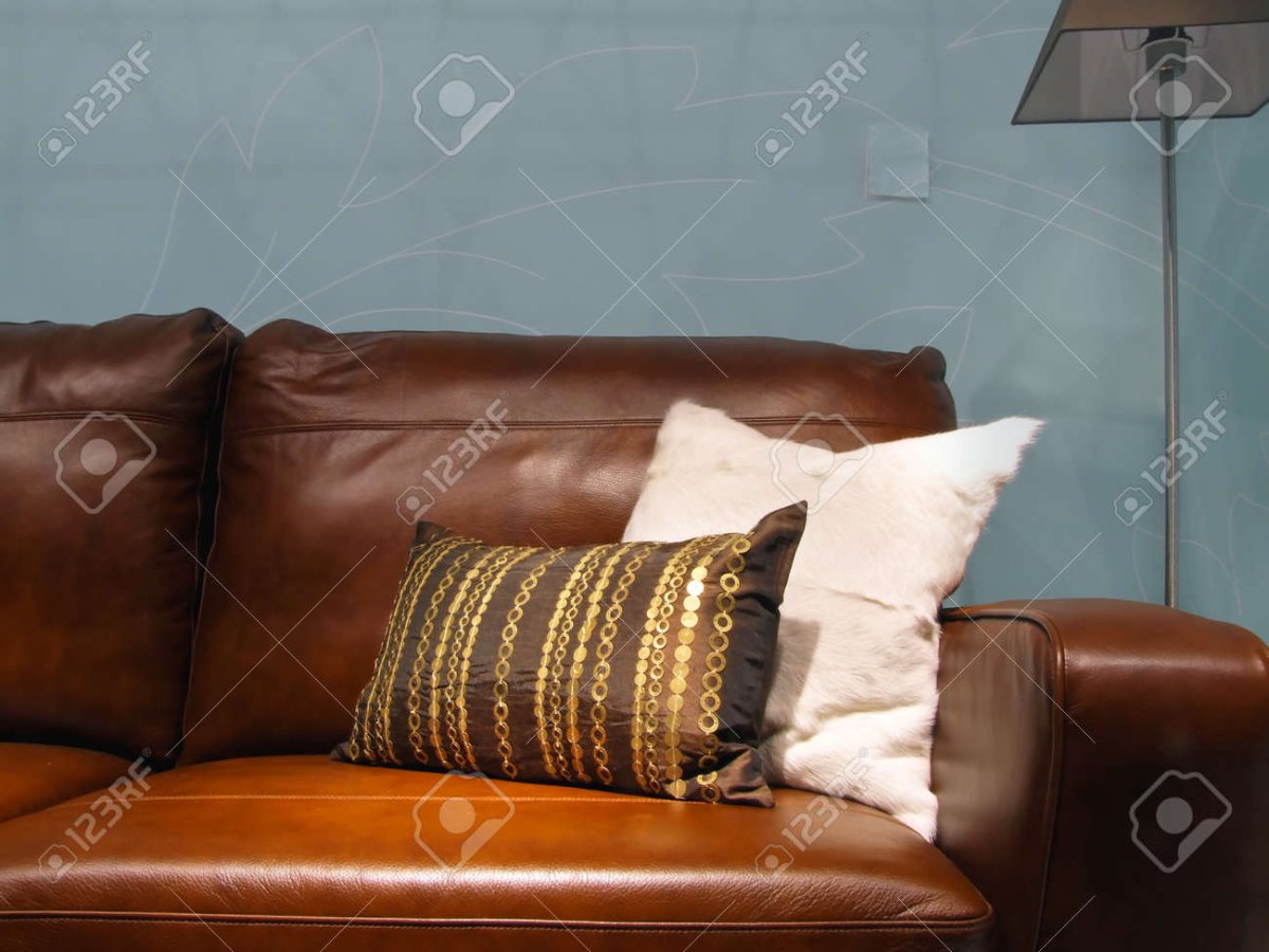 Подушки под серый диван