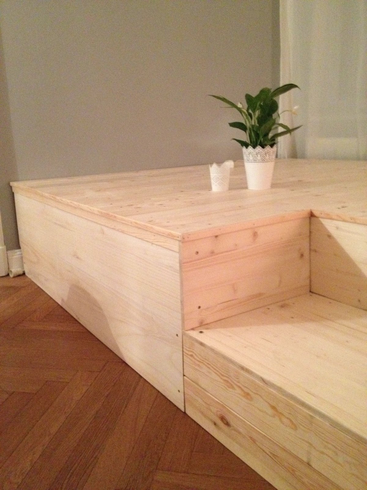 Кровать подиум