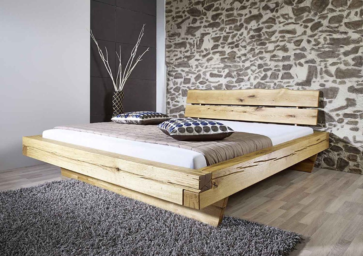 Двуспальная кровать из бруса