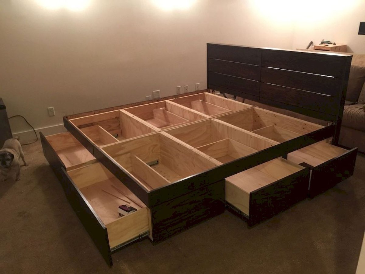 Кровать из поддонов