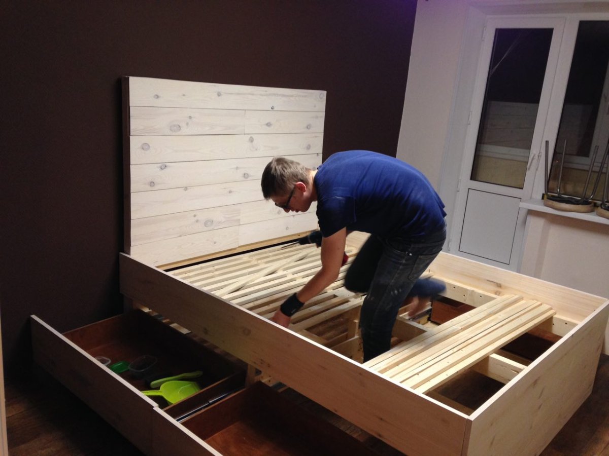 Подиумная кровать лофт