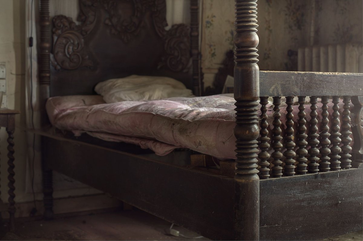 Старая кровать