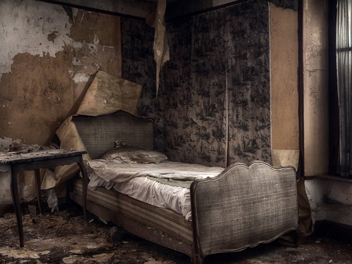 Старая кровать
