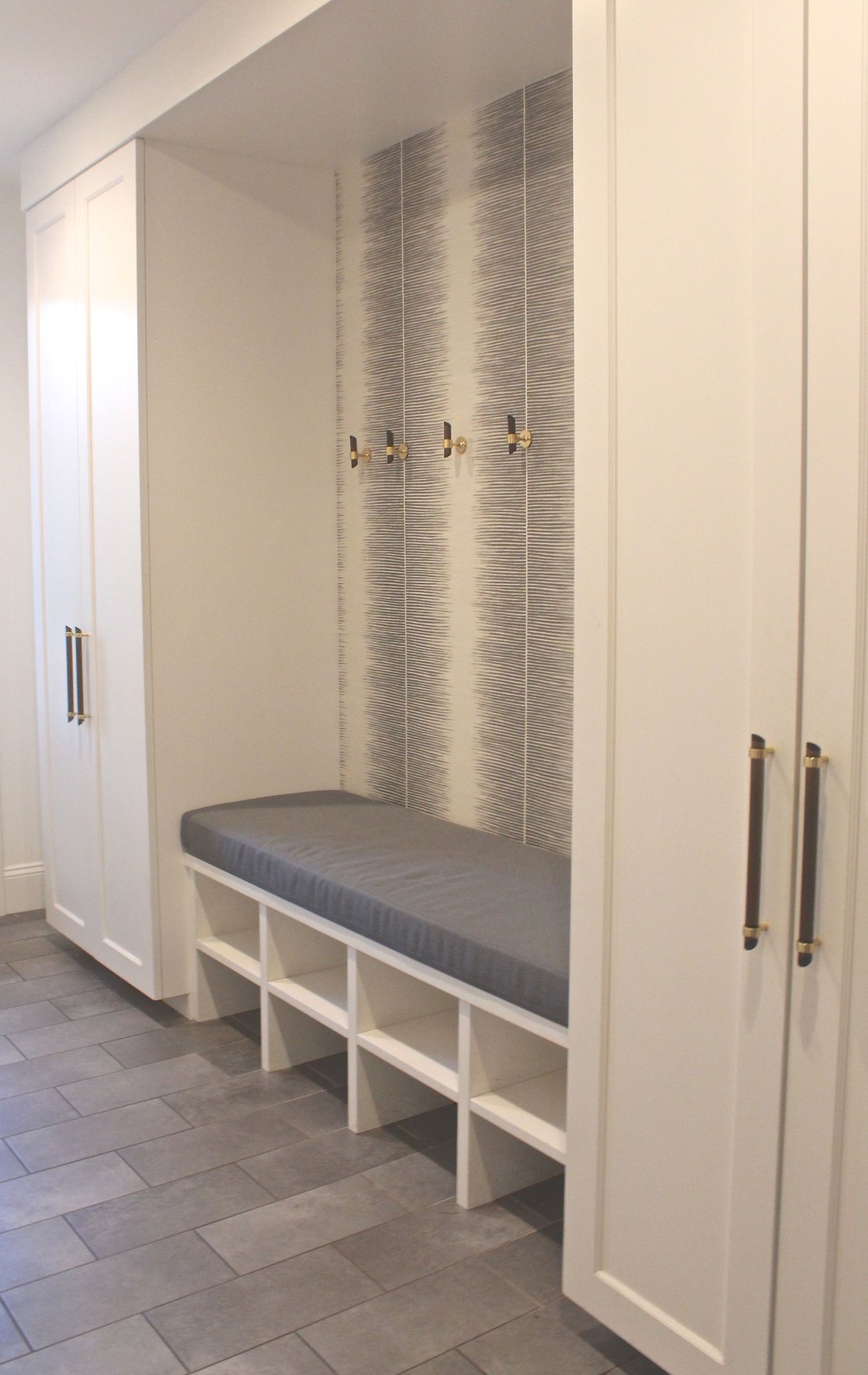 Прихожая в нише