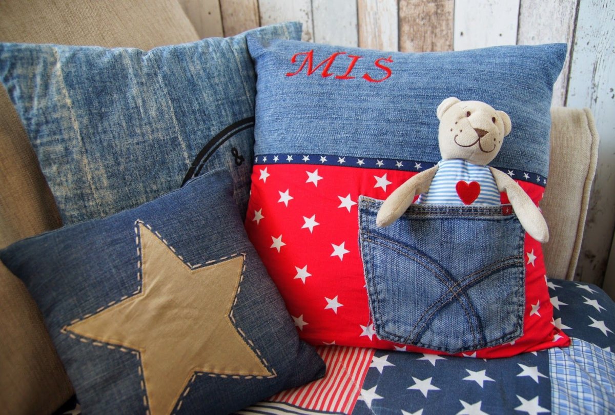 Подушка из джинсов