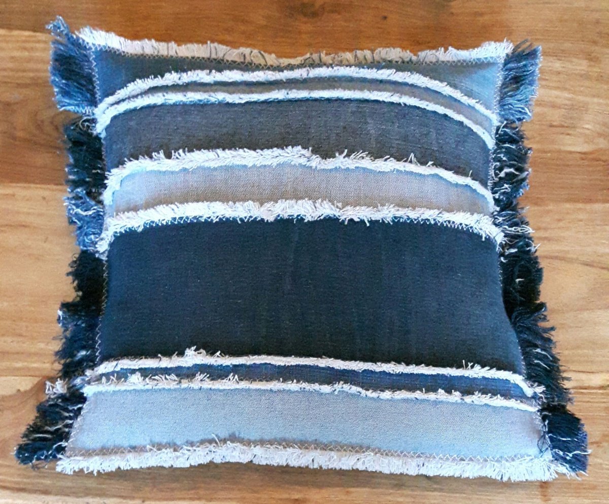 Подушки из старых джинсов