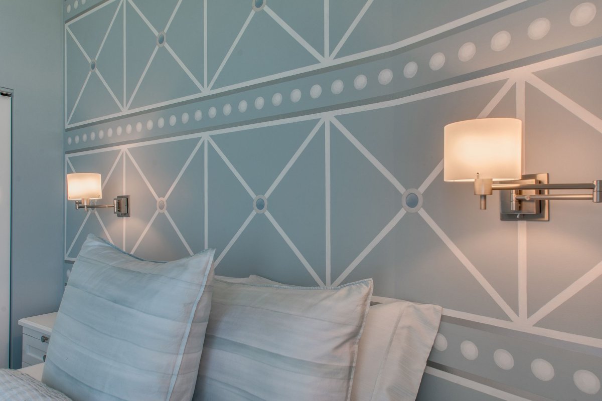 Цветные бра на стену