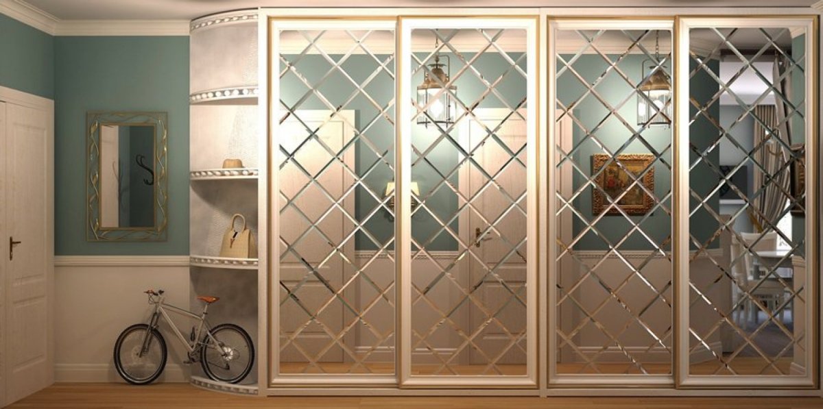 Шкаф купе с зеркалом фацетом в прихожей